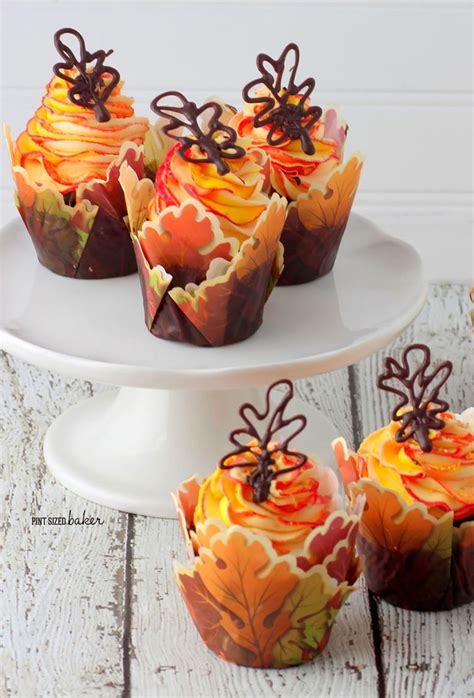 autumn cupcake decorations|cool fall cupcakes.